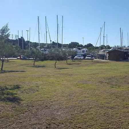 Ferienhaus House Boat - Floating House Astrid Pula