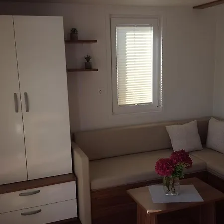 House Boat - Floating House Astrid Ferienhaus Pula